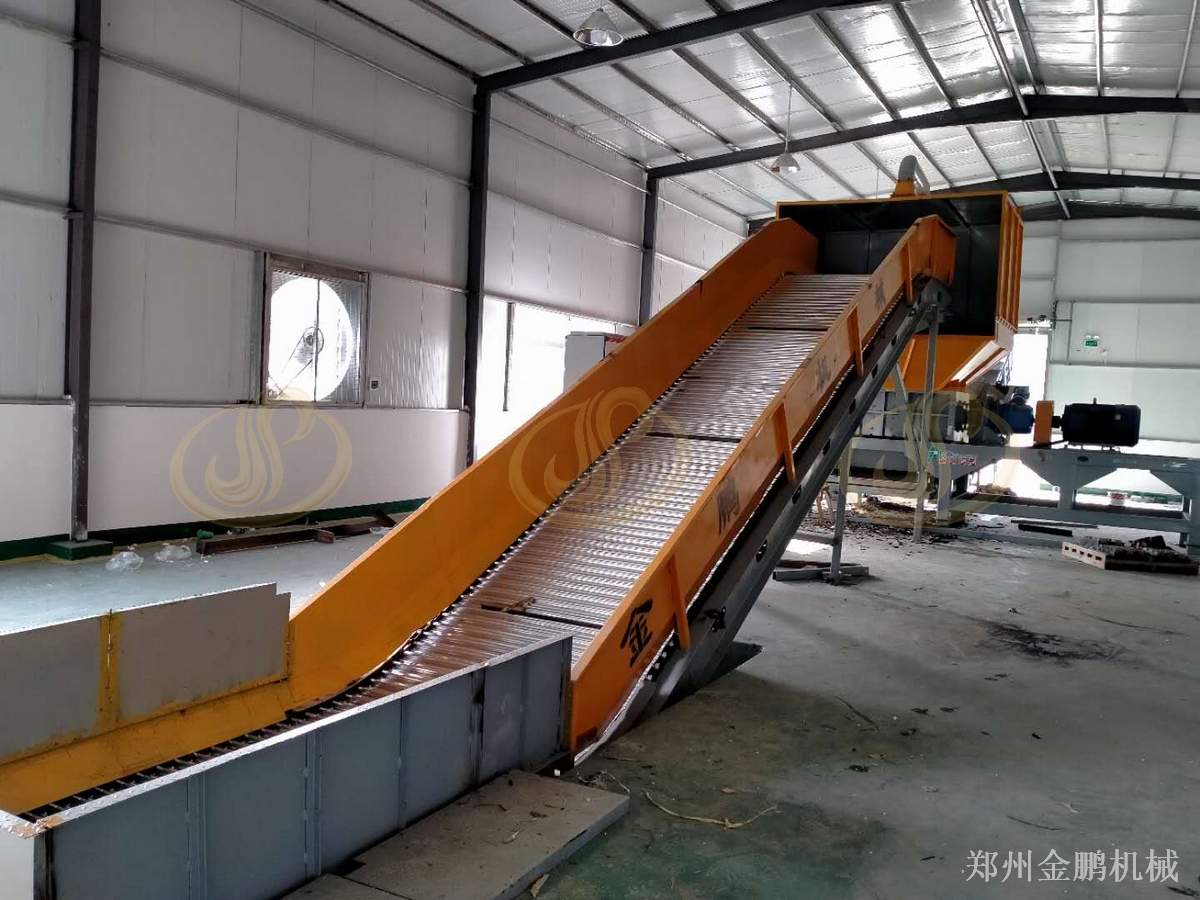 郑州金鹏废旧家具双轴破碎机用于转运站减容