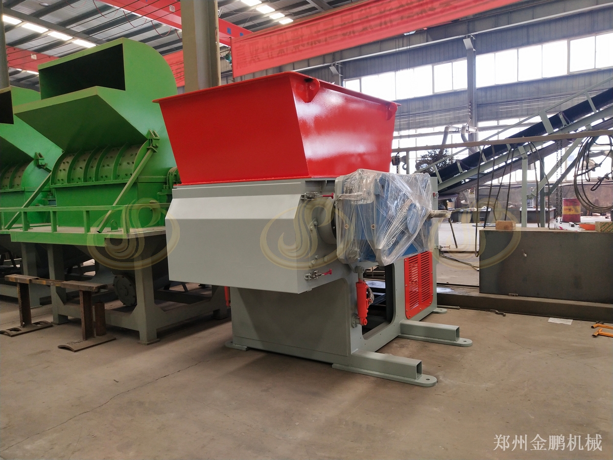 生产车间工业边角料集中撕碎：郑州金鹏废料撕碎机使用说明